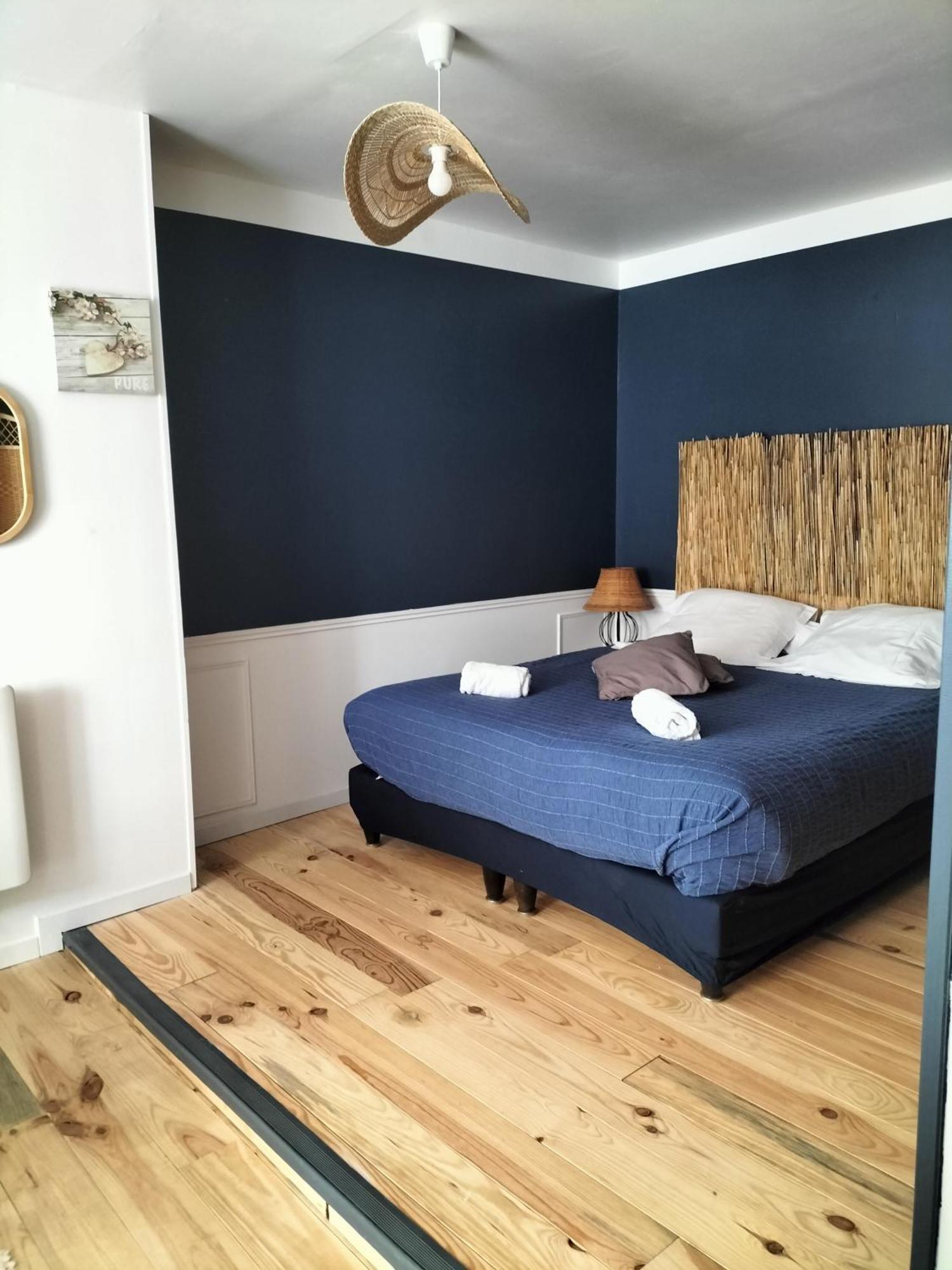 Les 2 Tours Hotel Chenay  Exterior foto