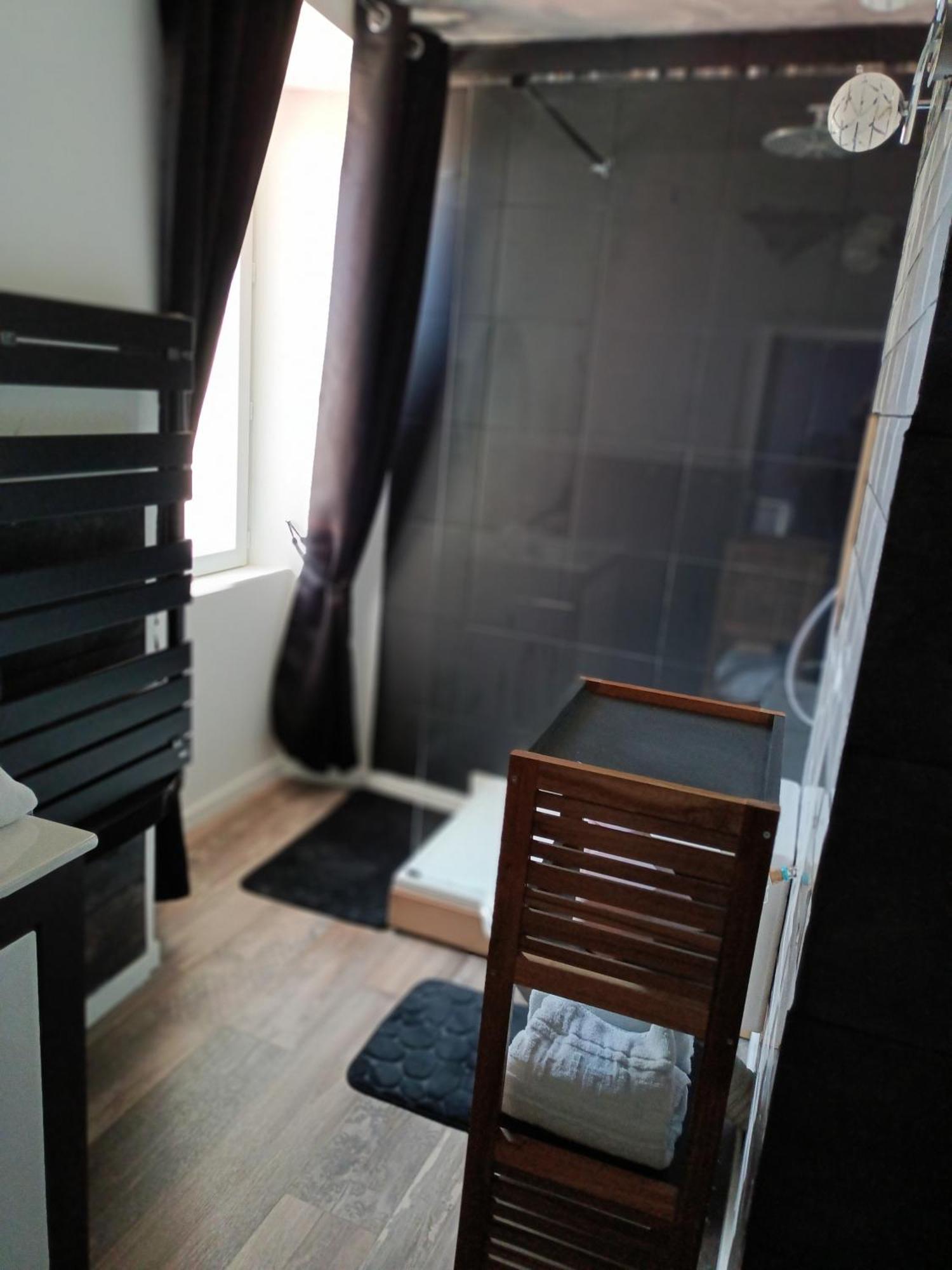 Les 2 Tours Hotel Chenay  Exterior foto